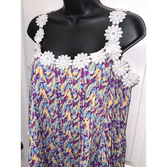 Kate & Mallory Pleated Chiffon 3/4 Bell Sleeve Crochet Trimmed Off Shoulder Top - Picture 5 of 7